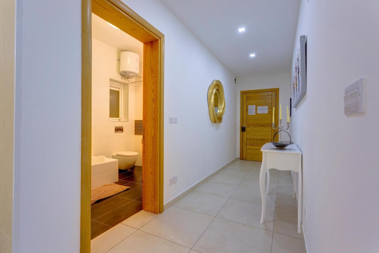 Luxury Apt W/ Side Seaviews And Pool, Top Location สลีมา ภายนอก รูปภาพ