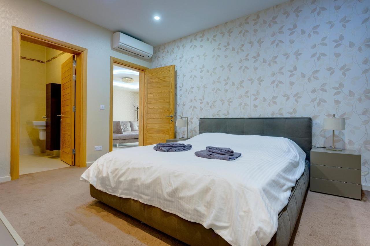 Luxury Apt W/ Side Seaviews And Pool, Top Location สลีมา ภายนอก รูปภาพ